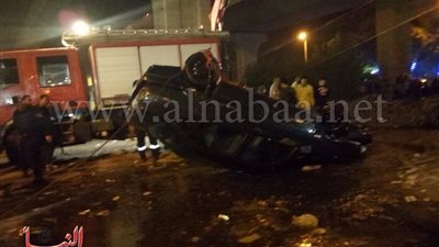 انتشال سيارة ملاكى بعدما سقطت في ترعة المريوطية
