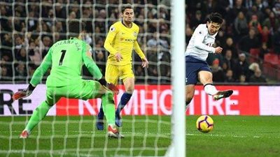 بالصور السبيرز يقسو على البلوز لصالح الريدز 