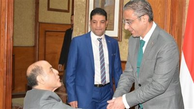  محافظ سوهاج يستقبل رئيس المجلس القومي لشئون الإعاقة.. تعرف علي السبب