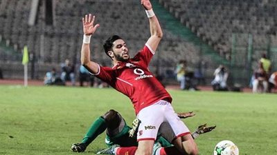 وليد أزارو يخضع لكشف طبي لتحديد مشاركته في تدريبات الأهلي الجماعية