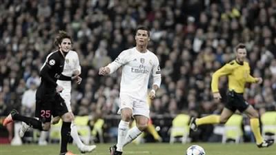 لوحة تذكارية لهدف رونالدو التاريخي في شباك السيدة العجوز