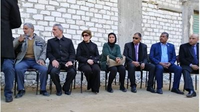 بالصور.. وفد من شركة بتروجيت ونقابة البترول يزورون أهالي ضحايا الحريق 