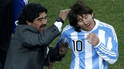  فيرجسون يحسم الجدل.. من الأفضل ميسي أم مارادونا؟