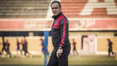 لاساراتي يرفض إجراء تغييرات علي خطة لعب الأهلي في موقعة إنبي!