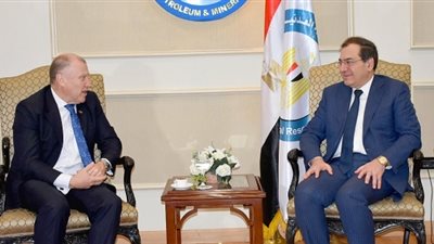 تفاصيل لقاء وزير البترول مع السفير الأسترالي بالقاهرة
