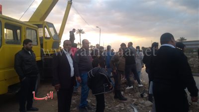 إصابة «15» شخصًا إثر انقلاب ميكروباص في ترعة المريوطية بالبدرشين «صور»