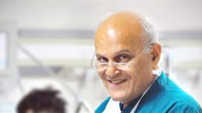 حقيقة إصابة مجدي يعقوب بمرض خطير وتواجده بمركز القلب في أسوان