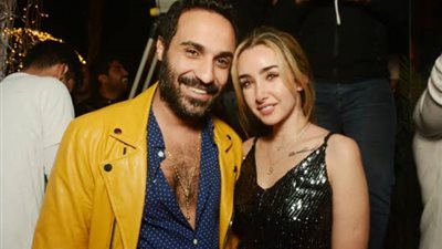 بالصور.. أحمد فهمي يتوعد لهذا الفنان بالضرب بسبب 