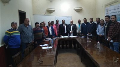 بالصور.. تعرف على اجتماع أمانة الخدمات بالنقابة العامة للبترول