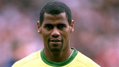 نجم منتخب البرازيل يرشح مصر للفوز بأمم أفريقيا