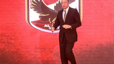 الخطيب يؤازر نجوم الأهلي في برج العرب.. تعرف على التفاصيل