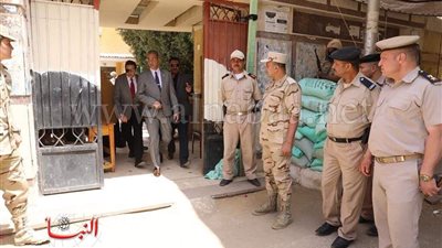 محافظ سوهاج يتفقد عددًا من لجان الاستفتاء في اليوم الأخير 