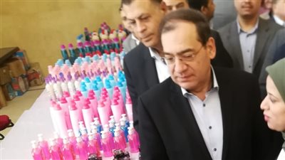 بالصور.. وزير البترول يتفقد معرض منتجات بتروتريد