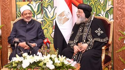 كبار القيادات الإسلامية يهنئون البابا تواضروس بعيد القيامة 