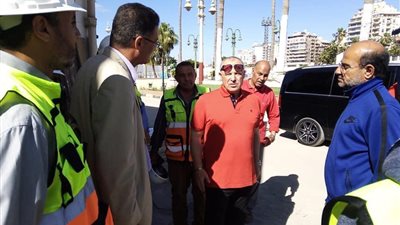 أبو ريدة ومجاهد وفضل يزورون إستاد الإسكندرية