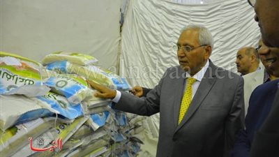 بالصور.. محافظ الدقهلية يفتنح معرض «أهلا رمضان» ويحذر البائعين من هذا الأمر