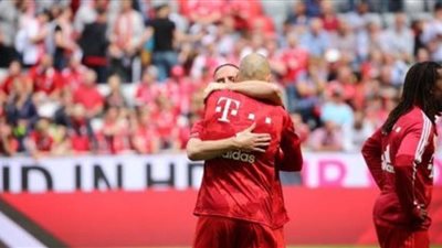  الصور.. لحظات توديع 