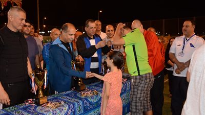 وزير الطيران المدنى يتفقد ملعب «إيروسبورت» استعدادا لاستقبال تدربيات منتخب جنوب إفريقيا