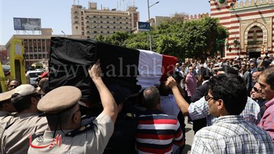 محافظ سوهاج يؤدي صلاة الجنازة على جثمان مدير أمن أسيوط