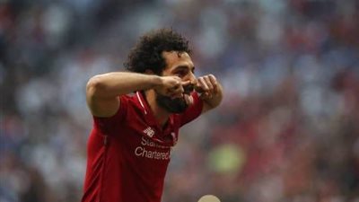 بالصور صلاح يسجل فى نهائى دورى الابطال وعارية تقتحم الملعب 