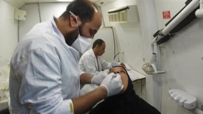 فحص وعلاج ألف حالة مرضية خلال قافلة طبية في برج العرب بالإسكندرية