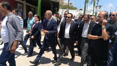 بالصور- شريف إسماعيل يزور ملاعب الإسكندرية
