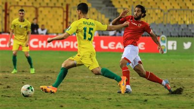 رأي صادم من رضا شحاتة في المهاجم الأجدر بقيادة المنتخب في كأس الأمم