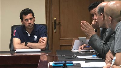 وزير الرياضة يلتقي مديري الاستادات المستضيفة لمباريات بطولة كأس الأمم الأفريقية 