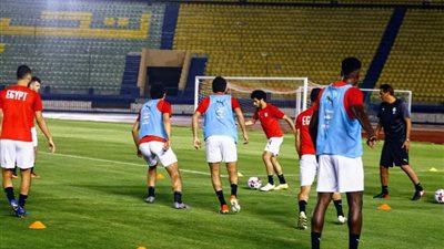 بالصور..تدريب المنتخب استعدادا للمحاربين ظهور الخطيب وازمة ستاد القاهرة 
