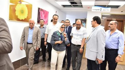 وزيرة الصحة توجه بتوحيد الشكل الخارجي لمستشفيات التأمين الصحي ببورسعيد