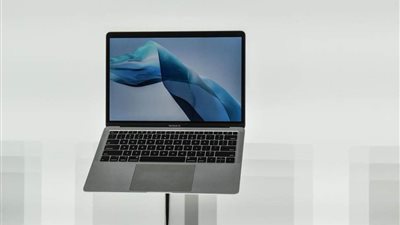 آبل تحذر عملائها من أجهزة MacBook Pro  .. يمكن أن تنفجر في وجوههم!