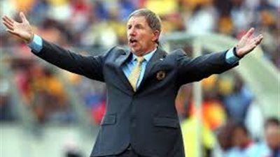 رد فعل عنيف من مدرب جنوب إفريقيا بعد المطالبة بقطع رأسه