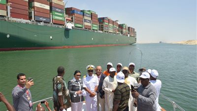 رئيس هيئة قناة السويس يستقبل بعثة بنين 
