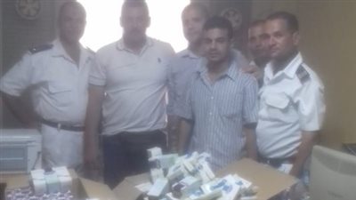 بالصور.. ضبط كميات من الأدوية منتهية الصلاحية بمخزن 