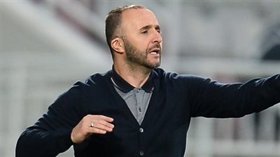 مدرب الجزائر يرد علي حقيقة اساءته للجماهير المصرية 