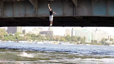 انتحار شاب بإلقاء نفسه في مياه نهر النيل من أعلى كوبر الساحل بـ«إمبابة»