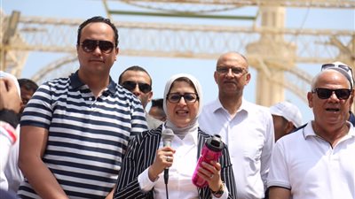 بالصور.. وزيرة الصحة تشارك في 