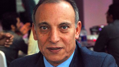 عبد العظيم حماد يُعلن توقفه عن كتابة مقال الجمعة فى «الشروق»