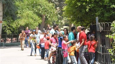 حديقة الحيوان تستقبل المواطنين في أول أيام العيد