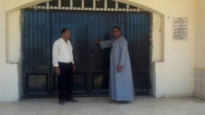 بالصور.. احالة المسئولين عن الوحدة الصحية بـ