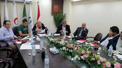 5 نقابات تهدد بالتصعيد ضد قانون التحاليل الطبية ويتهمون الصحة بالتحيز للأطباء