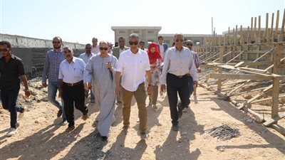 محافظ سوهاج يوجه بسرعة الانتهاء من محطتي 