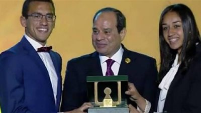 الخماسي يدعو الجماهير للتصويت للفرعون الجندى فى استفتاء افضل رياضى بالعالم