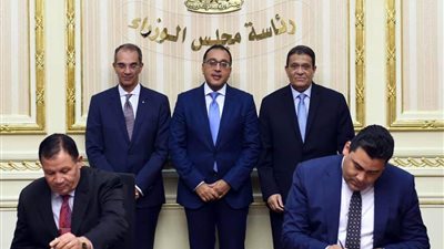 رئيس الوزراء يشهد توقيع اتفاقية بين «المصرية للاتصالات» وشركة «العاصمة الإدارية»