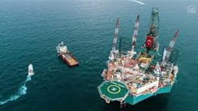 بتروسيف وصان مصر تفوزان بعقدي توريد العمالة الفنية ومعالجة الآبار لشركة رشيد للبترول