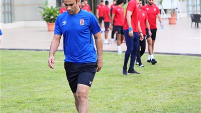 سيد عبد الحفيظ يكشف المسئول عن ما حدث للاعب الأهلى