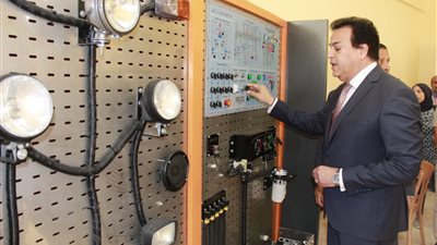 وزير التعليم العالي يتفقد مقر جامعة الدلتا التكنولوجية بقويسنا