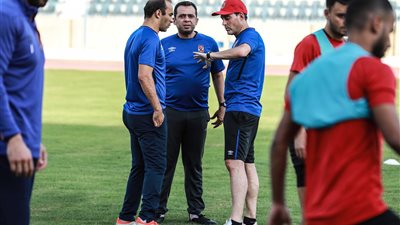 عبد الحفيظ يجيب.. هل يسافر فايلر إلى سويسرا قبل القمة؟