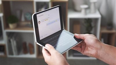 مايكروسوفت تكشف النقاب عن هاتف ذكي جديد ينافس هواتف أبل وسامسونج