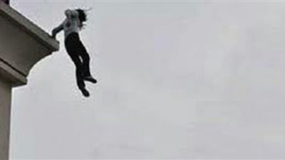 . شاهد عيان يكشف كواليس انتحار فتاة بالدقي